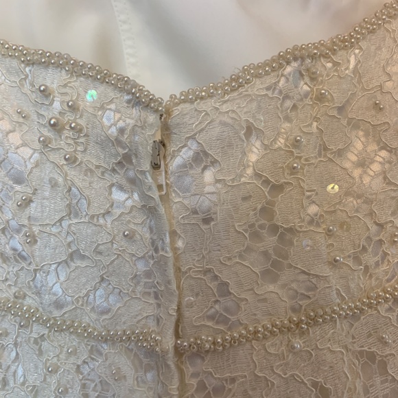 Wedding Dress - Picture 3 of 10